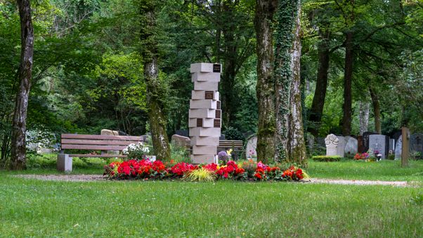 Memorial decoration