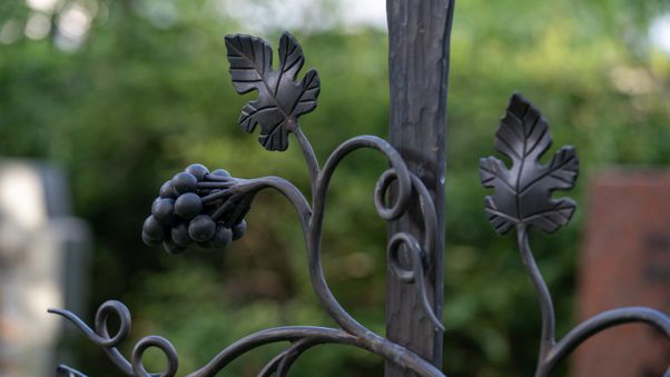 Metallic plant