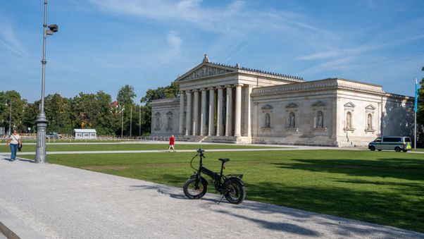 Cycling to the botanical garden