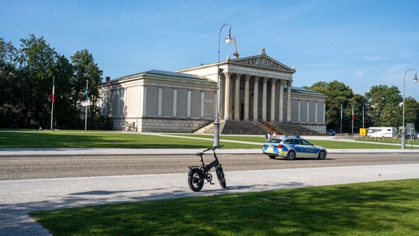 Cycling to the botanical garden